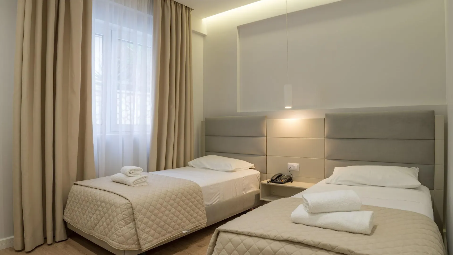 ****  Hotel Vila Kalcuni Sarande Albania